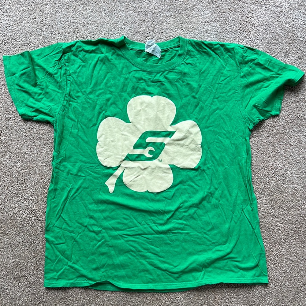 XL green Girl Scouts tee